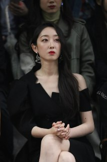 蒋梦婕短裙白大腿现场