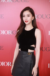 杨颖dior活动 超短裙