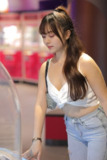 精选街拍作品|丰腴的紧牛美女