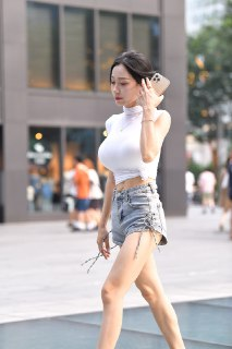 精选街拍作品|极品大胸小美女