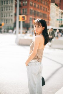 张嘉倪吊带街拍