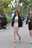 精选街拍作品|黑色紧身包臀裙肉丝美女