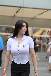 精选街拍作品|大胸丰满白衬衫美女