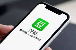 豆瓣 v7.111.0 多元的文化生活社区，界面干净，观看影评，去广告版